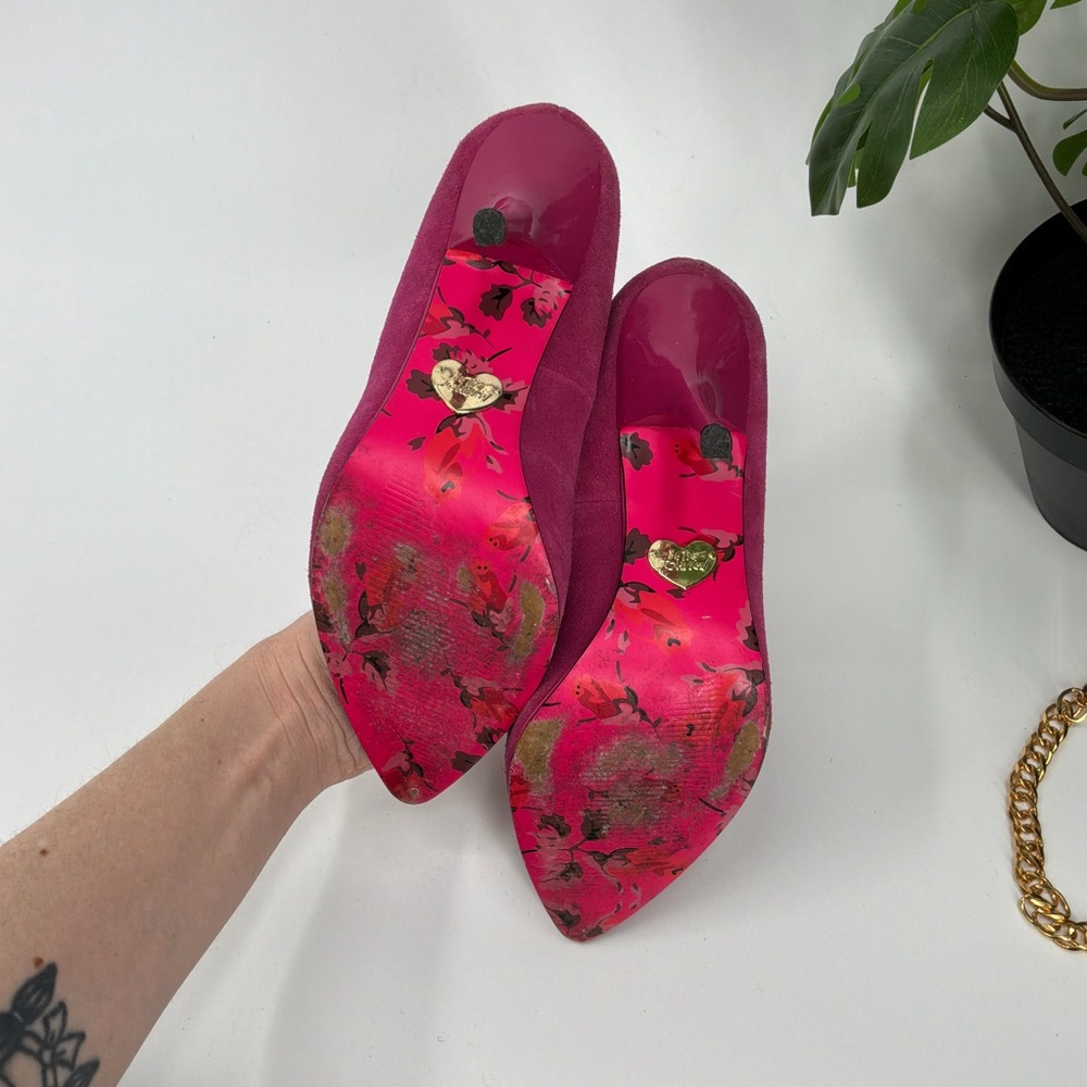 Betsey Johnson hot pink pointed toe Suede stiletto Heels - Picture 3 of 4